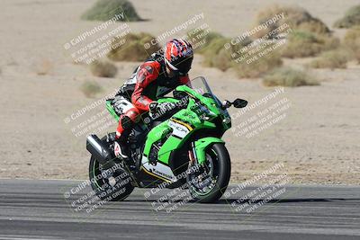 media/Oct-30-2025-Racers Edge (Thu) [[dabbdaf680]]/3-B Group/Session 2 (Bowl Exit)/